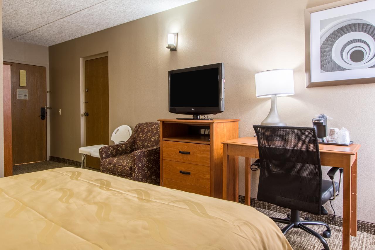 Greenridge Hotel Wickliffe Экстерьер фото