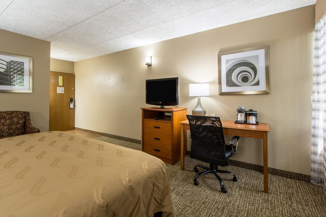 Greenridge Hotel Wickliffe Экстерьер фото