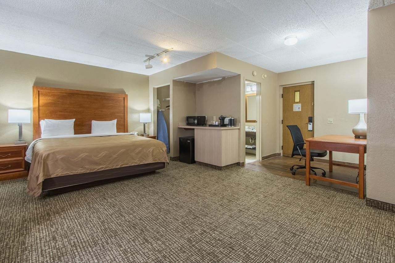 Greenridge Hotel Wickliffe Экстерьер фото